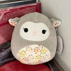 Elea 8” Squishmallow New with Tags